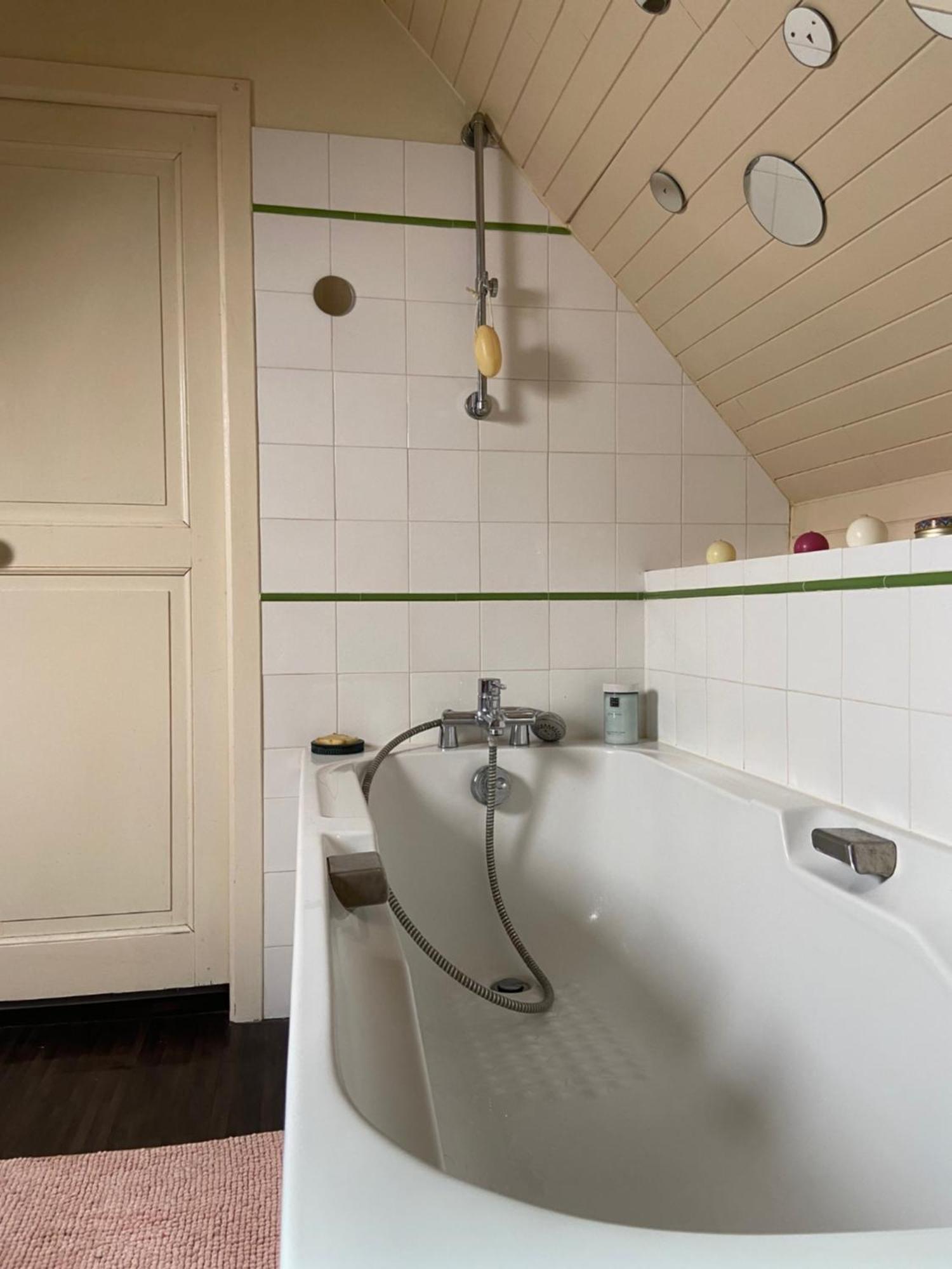 Les Chambres De L'Atelier Marigne-Laille Luaran gambar
